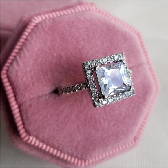 Swarovski Elements 925 Sterling Silver Princess CZ Diamond Solitaire Ring NEW - Picture 4 of 8